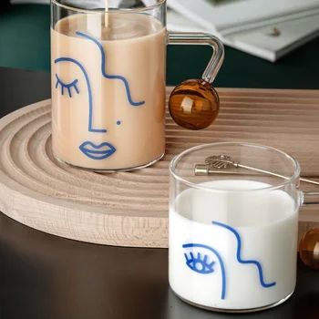 Criativo de Vidro Ins Estilo Café com Leite, um Copo com Alça de Copos